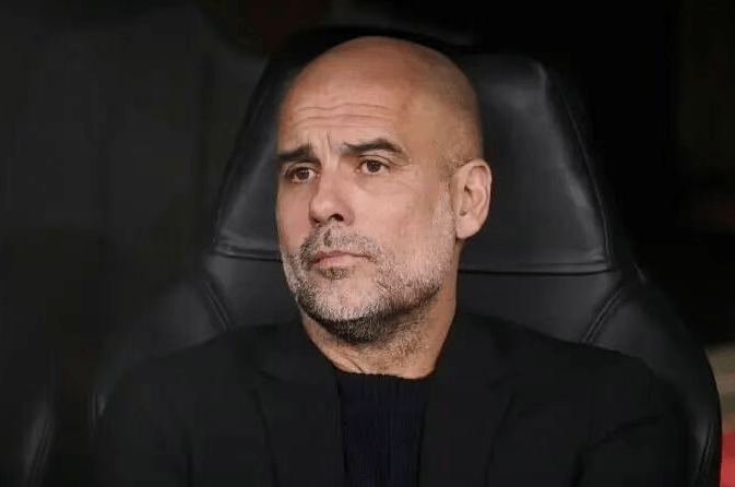 1个信号引爆足坛震荡！瓜迪奥拉反常淡定，曼城王朝真将终结？